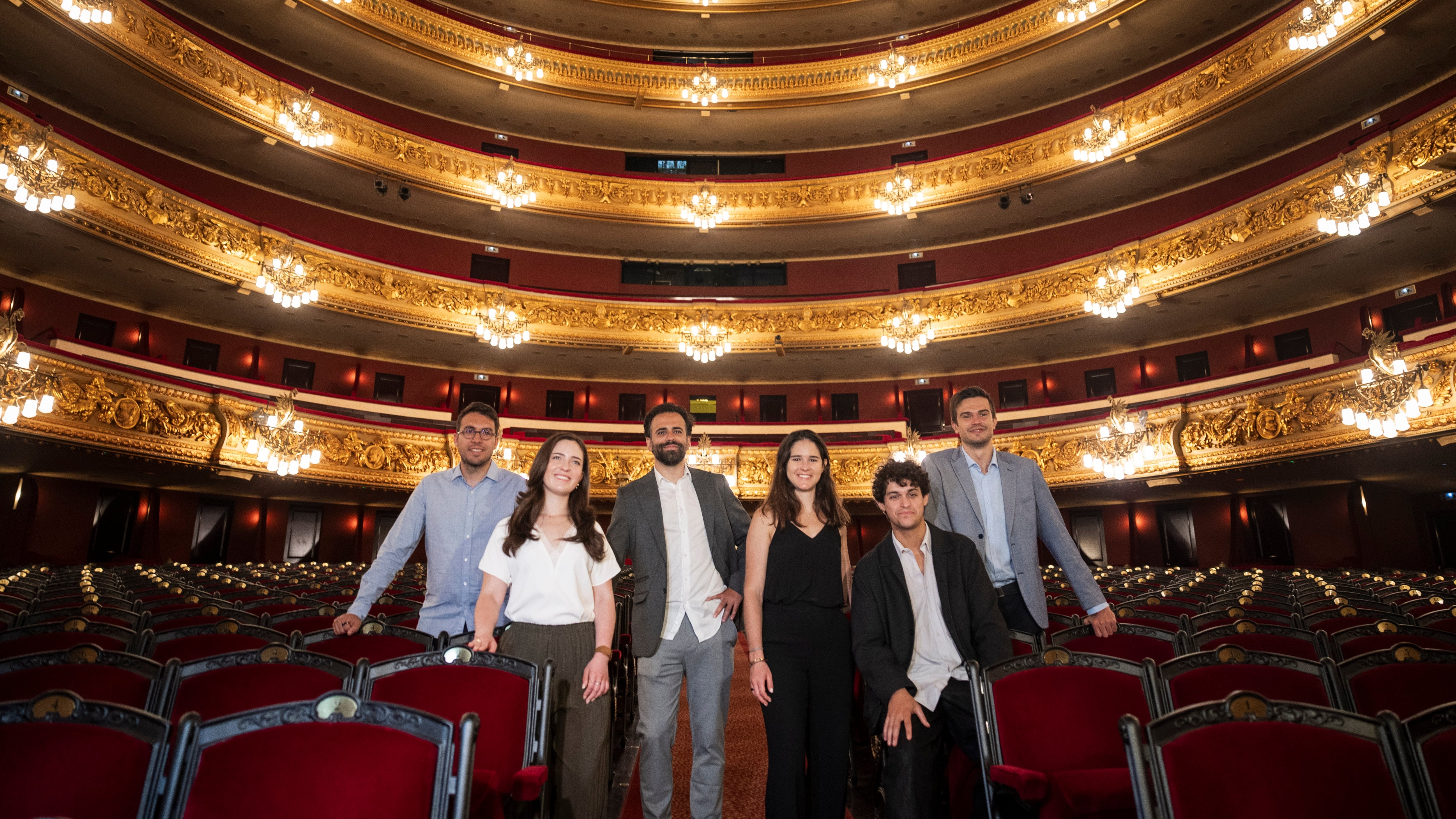 Los Reyes, la princesa Leonor y la infanta Sofía presiden la entrega de los Premios Princesa de Girona en el Liceu