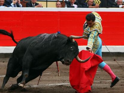 Ivan Fandiño, en la faena a su primer toro en Bilbao.