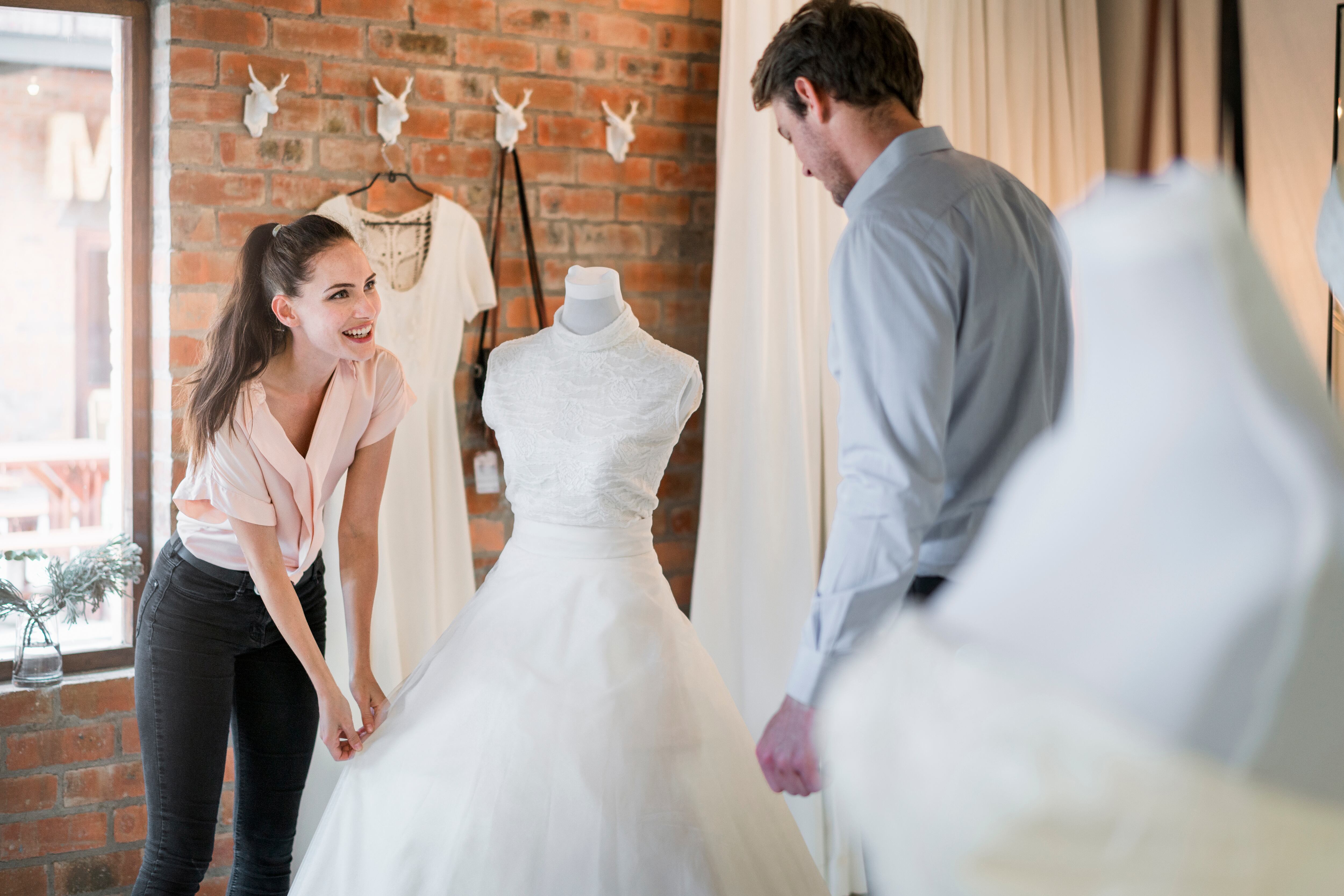 Por qué fui a comprar el vestido de novia con mi novio (y no, no trae mala suerte)