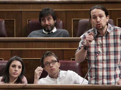 Pablo Iglesias, &Iacute;&ntilde;igo Errej&oacute;n e Irene Montero, este mi&eacute;rcoles en el Congreso. 