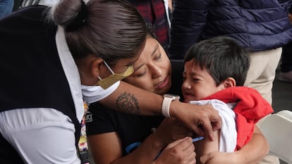 Una campaña de vacunación infantil en Ciudad de México, en 2023.