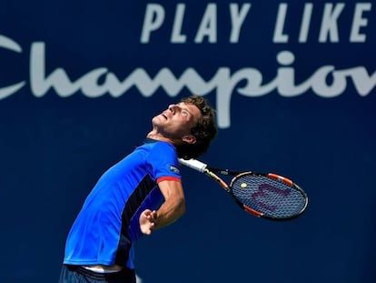 Carre&ntilde;o sirve en la final de Winston-Salem, recientemente.