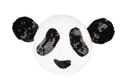 Sombrero de lentejuelas con forma de oso panda de ASOS (24,44 euros).
