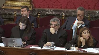 Joaquim Forn (top right) and Jordi Sànchez (top lef) at the Supreme Court.