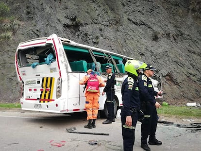 accidente de un bus turístico en la vía Bogotá-La Vega