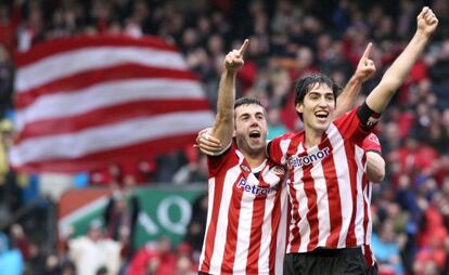 Susaeta e Iraola festejan uno de los goles del Athletic a la Real Sociedad.