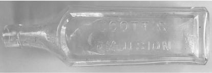 Botella que contenía el medicamento llamado Emulsión Scott, con hígado de bacalao.