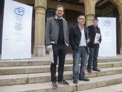 Pablo Berástegui, director de San Sebastián, junto al coordinador de Kontseilua, Paul Bilbao, en marzo de este año tras la presentación de la cumbre sobre lenguas minorizadas.