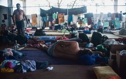 Inmigrantes cubanos en un albergue en Costa Rica.