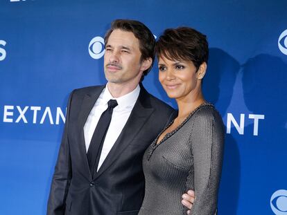 Olivier Martinez y Halle Berry en el estreno de la serie 'Extant', el 16 de junio de 2014, en Los Ángeles (California).