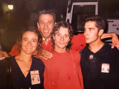 De izquierda a derecha, Sonia Vellón Suárez, Javier Adrados, Nacho Cano y Mario Vaquerizo, tras un concierto de Mecano en Las Ventas en 1992.