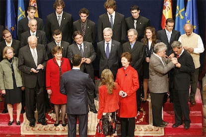 El Príncipe de Asturias ha entregado esta mañana junto a su mujer, doña Letizia, los galardones que llevan su nombre en la tradicional audiencia que se celebra en Oviedo.