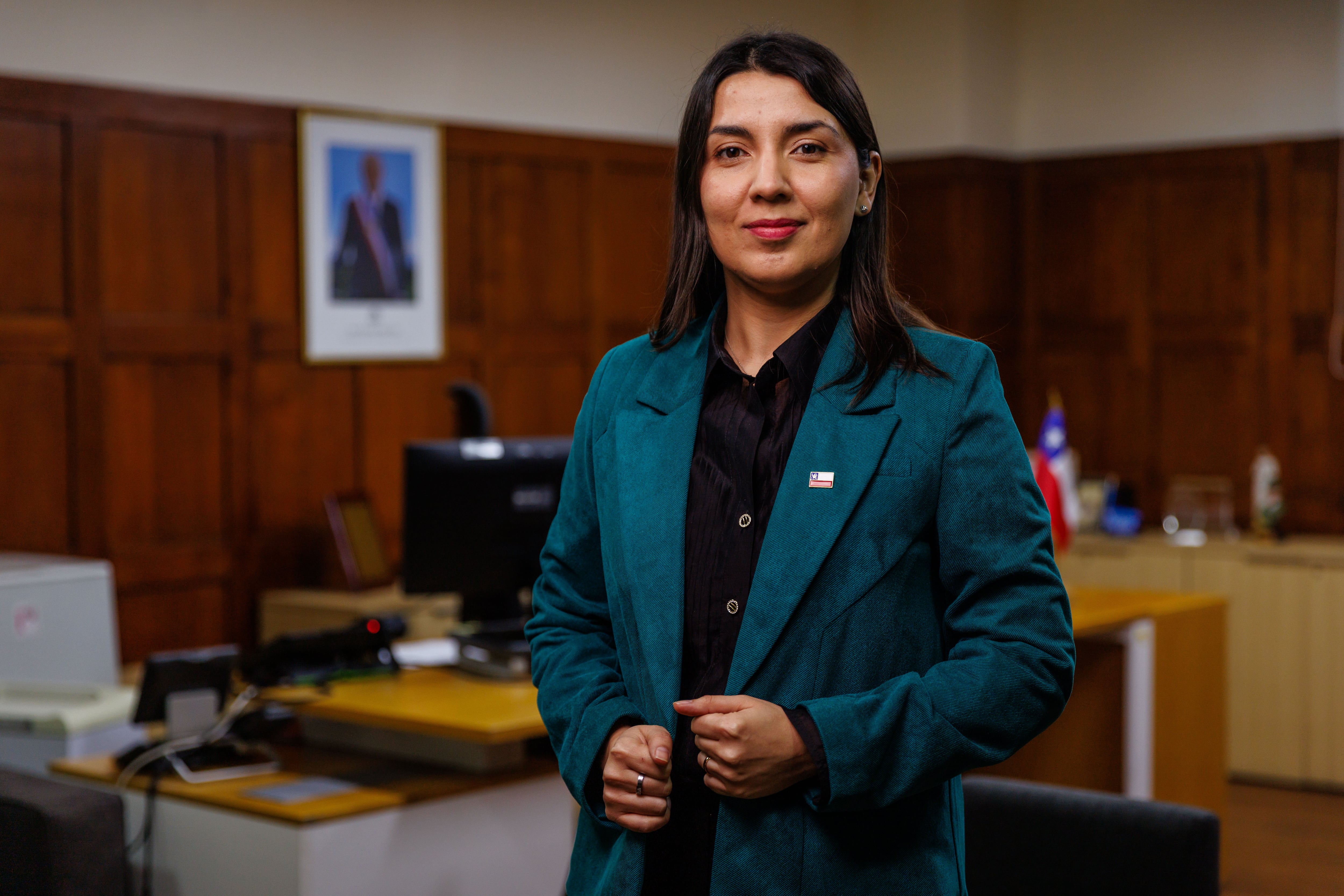 Judith Marín en su oficina en Santiago, Chile.