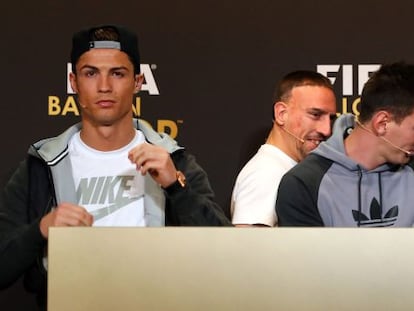 Cristiano Ronaldo, à esquerda, junto a Ribéry e Messi.