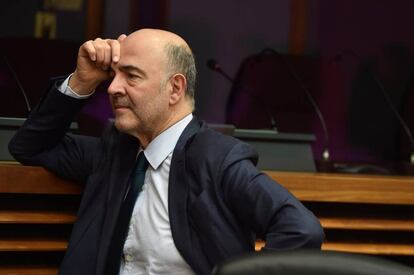 El comisario europeo de Fiscalidad, Pierre Moscovici, durante la reunión de la CE del 7 de marzo. REUTERS/Eric Vidal