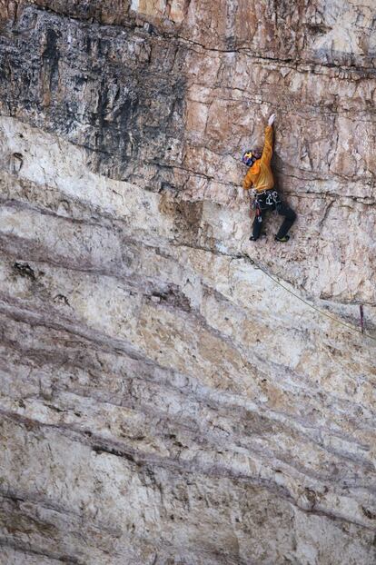 Iker Pou, en Pan Aroma, una vía 8c+ de los Dolomitas que escalaron en 2010