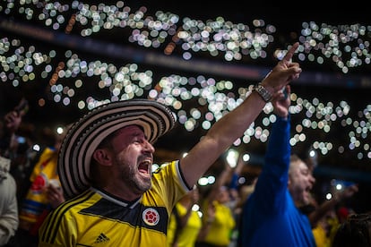 Después de los incidentes en los accesos al estadio Hard Rock y de la postergación del inicio de la final entre Argentina y Colombia, finalmente se abren las puertas para que entre el público. 