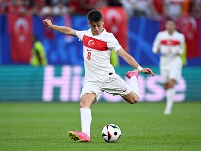 Arda Güler en un partido de Turquía en la Eurocopa.