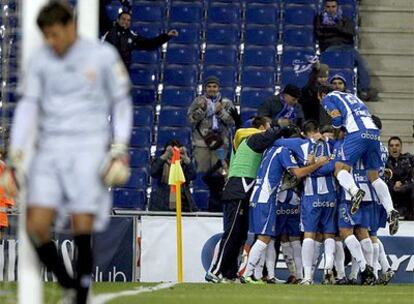 El Espanyol celebra el gol de Corominas