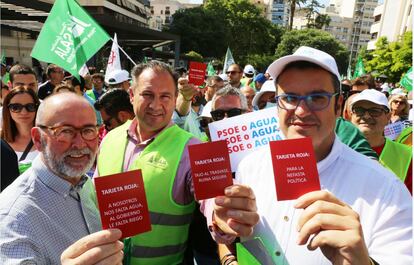 Agricultores en la manifestación contra la reducción del caudal Tajo-Segura.