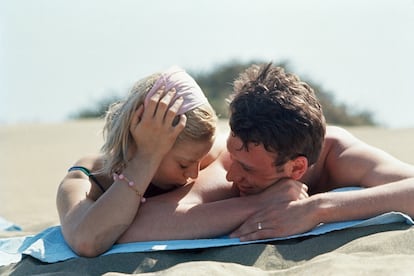 Sylvie Vartan y Johnny Hallyday durante unas vacaciones en las islas Canarias en 1966.