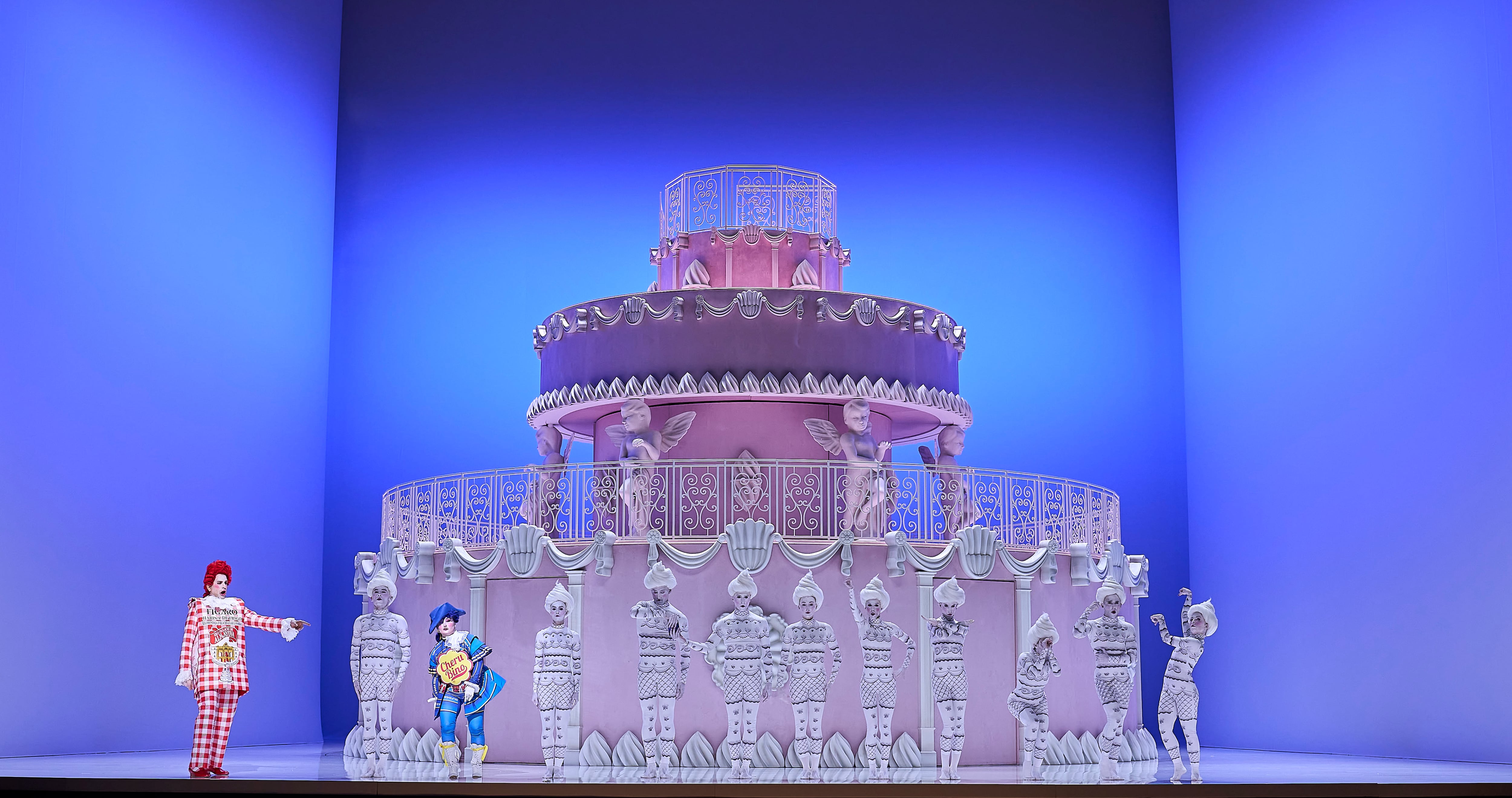 Una imagen del pastel ideado por Marta Pazos en el escenario del Liceu. / DAVID RUANO (Liceu).