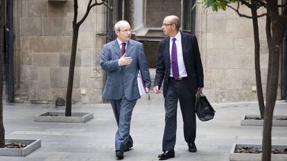 El expresidente de la Generalitat José Montilla (izquierda), junto al último consejero de Medio Ambiente catalán, Francesc Baltasar, en 2010.