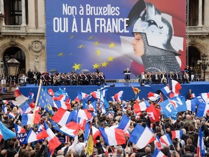 Seguidores del Frente Nacional franc&eacute;s en un mitin de Marine Le Pen, l&iacute;der del partido, el pasado 1 de mayo en Par&iacute;s. 