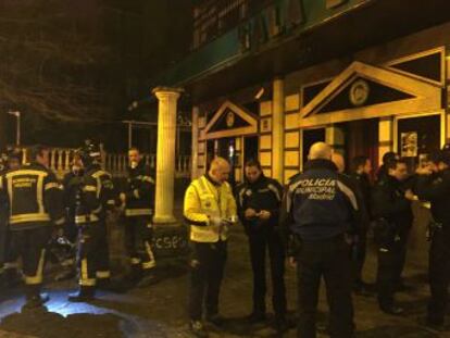 Los bomberos han rescatado a las víctimas y la policía ha clausurado la segunda planta del local
