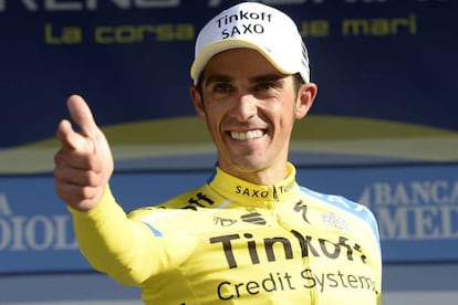 Contador, en el podio de la Tirreno-Adriático.