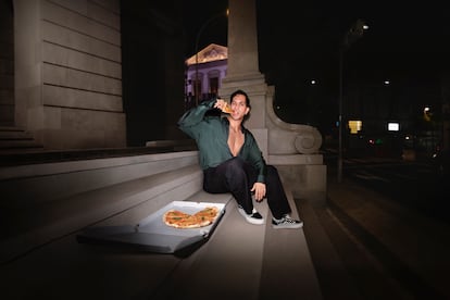 El cantante italiano y multiplatino Mahmood es junto a SJP el protagonista de la campaña primavera-verano 2025 de Zalando.