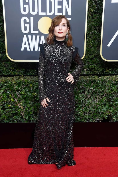 La siempre elegante Isabelle Huppert acudió espectacular con un vestido de Chloé, una de sus firmas predilectas.