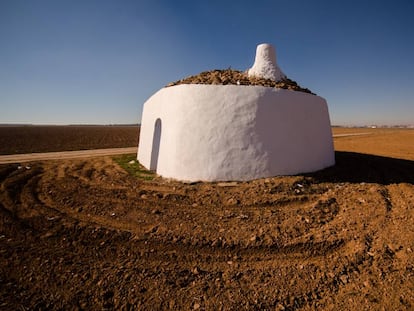 La técnica arquitectónica de piedra seca fue utilizada en el siglo XIX para levantar los bombos de Tomelloso, refugios para campesinos.