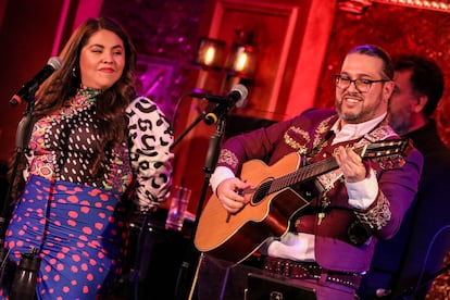 Florencia Cuenca y Jaime Lozano en una presentación el 7 de febrero del 2024.