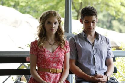 Anna Kendrick y Jeremy Jordan, en 'Los últimos cincos años'.