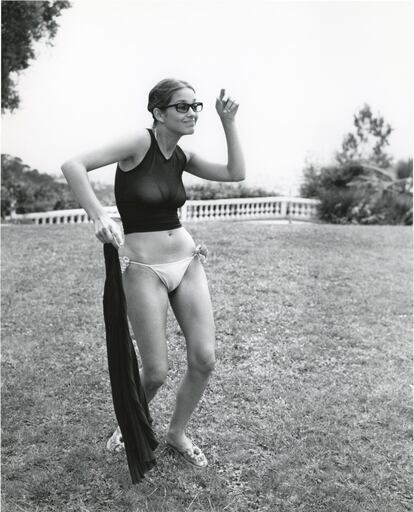 Marion Cotillard. Cannes, 1998.<br><br> Meus desejos foram realizados. Como me disse aquele soldado americano do orfanato: "Rapaz, um dia você virá para a América." Sim, eu sei que parece loucura, mas acabei morando nos Estados Unidos por 14 anos, onde conheci muitos dos meus ídolos e os fotografei.<br>