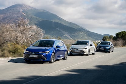 Hilera de Toyota Corolla, el segundo coche más vendido en el primer trimestre, con 6.187 unidades.