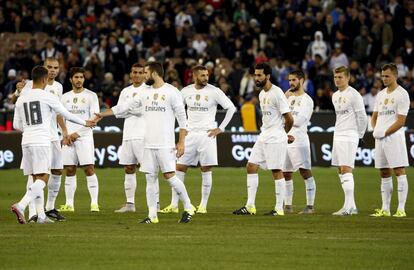 Los jugadores del madrid durante la tanda de penaltis