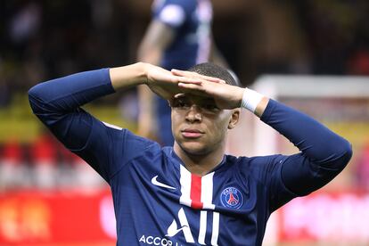 Kylian Mbappé celebra uno de sus goles con el PSG en Ligue 1.