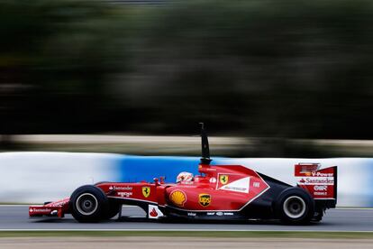kimi Raikkonen probando su coche en Jerez.