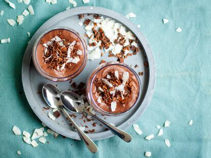 Homemade vegan chocolate mousse with coconut creamand cocoa