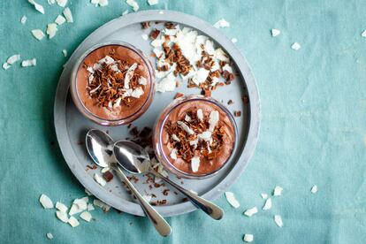 Homemade vegan chocolate mousse with coconut creamand cocoa