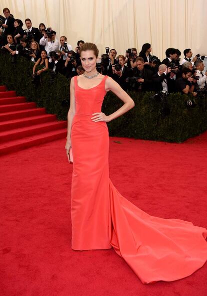 Allison Williams en la gala MET 2014.