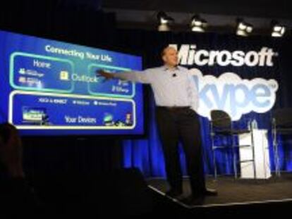El consejero delegado de Microsoft, Steve Ballmer, en la presentaci&oacute;n de la integraci&oacute;n de Skype en Microsoft en mayo de 2011.