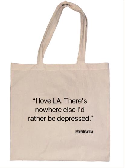 Una de las bolsas que vende la tienda oficial de OverheardLA.