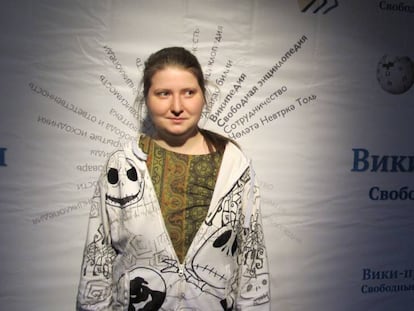 Alexandra Elbakyan, a fundadora de Sci-Hub, durante os prêmios Wiki 2016.