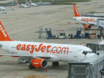 Aviones de easyJet en el aeropuerto de Orly de Par&iacute;s.