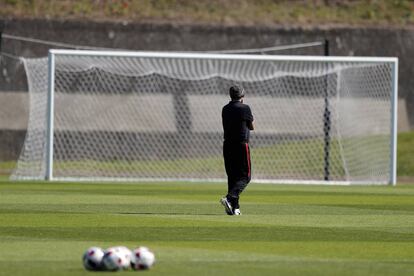 Fernando Santos, en un entrenamiento de la selección de Portugal.