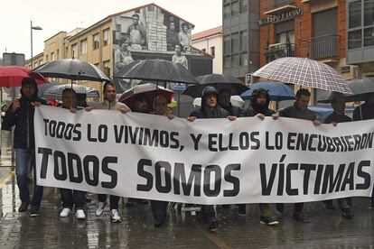 Manifestación en Astorga (León) contra el encubrimiento de la Iglesia en el caso de pederastia de La Bañeza.
