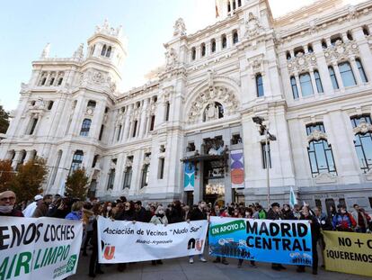 Manifestación en apoyo a Madrid Central que recorrió el pasado sábado la calle Alcalá desde la plaza de Cibeles a la Puerta del Sol.